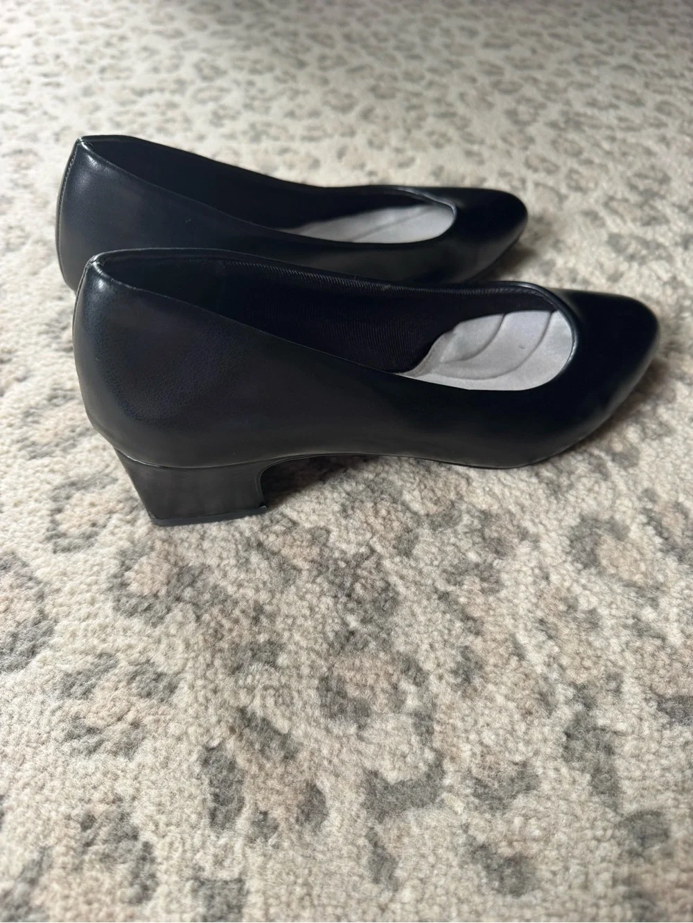 City Streets Black Pointed-Toe Slip-On Flats